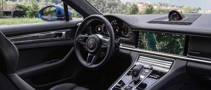 Porsche Panamera   (330ks)