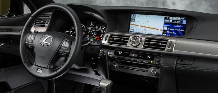 Lexus LS  600h (445ks)